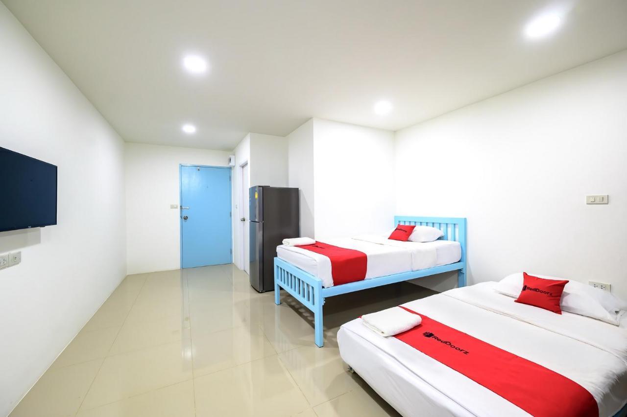 The Living Block Hotel Банкок Екстериор снимка