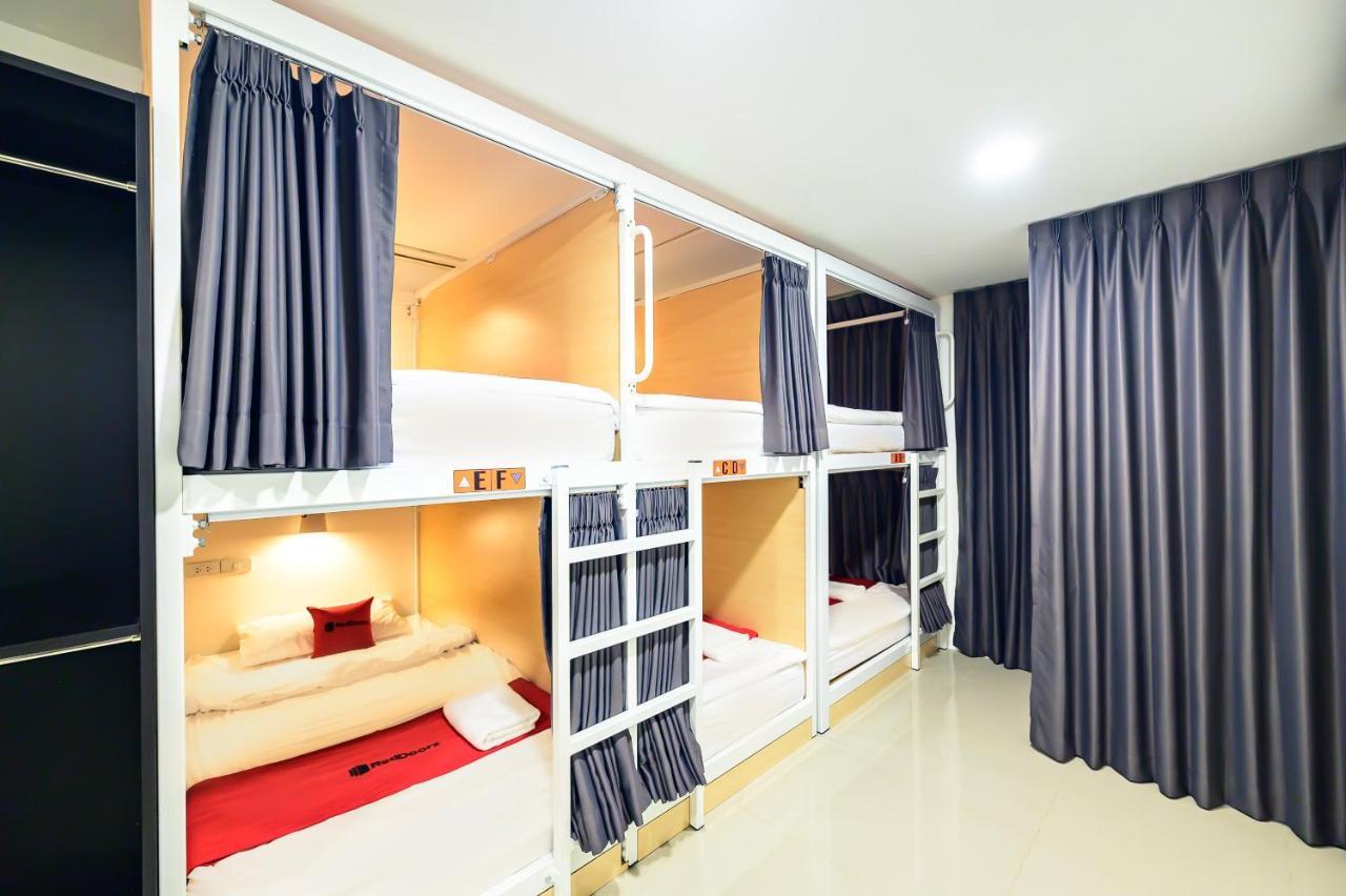 The Living Block Hotel Банкок Екстериор снимка