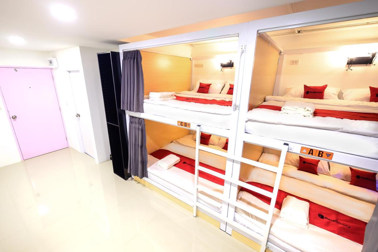 The Living Block Hotel Банкок Екстериор снимка