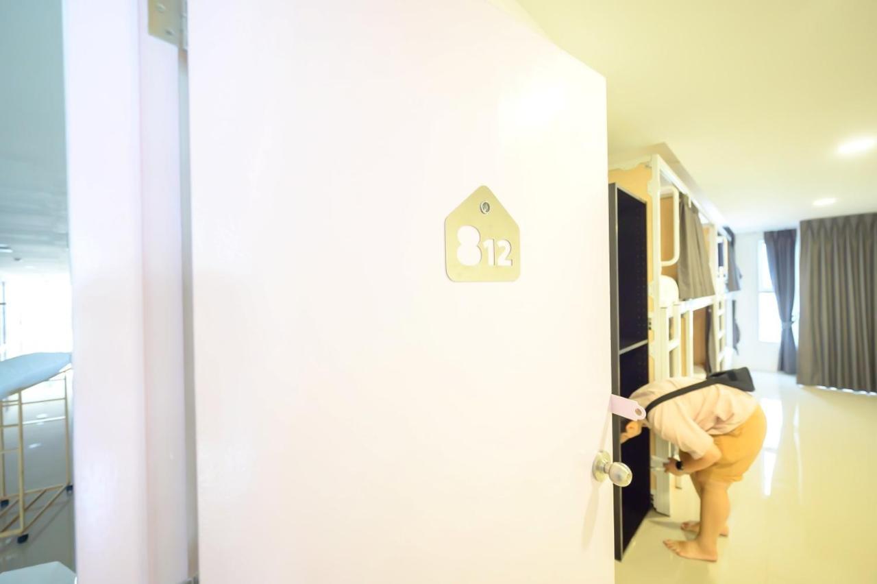 The Living Block Hotel Банкок Екстериор снимка