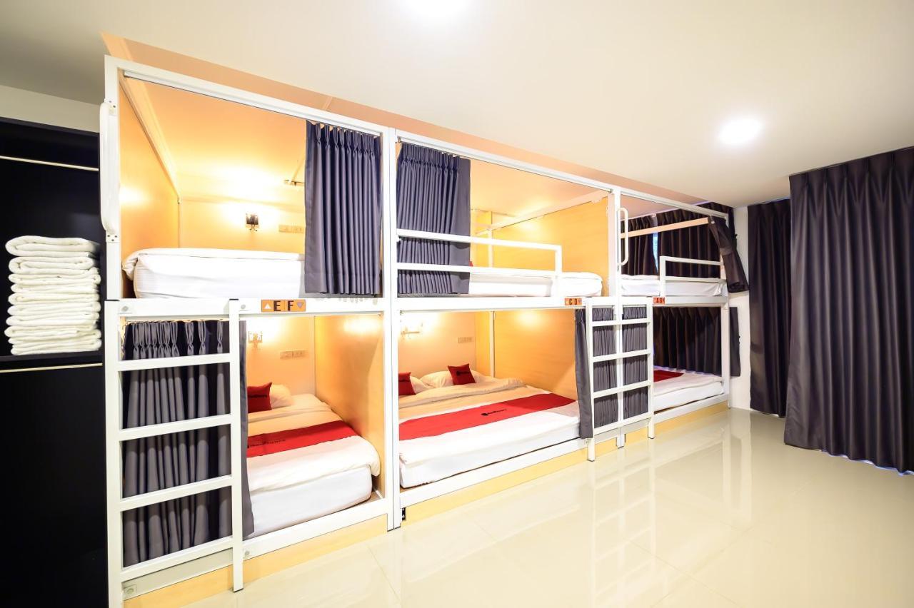 The Living Block Hotel Банкок Екстериор снимка