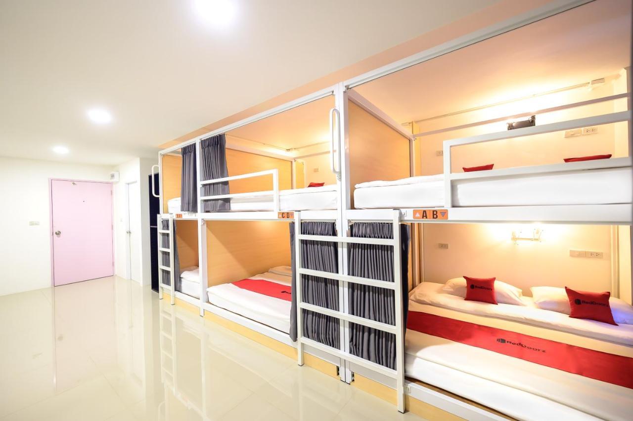 The Living Block Hotel Банкок Екстериор снимка