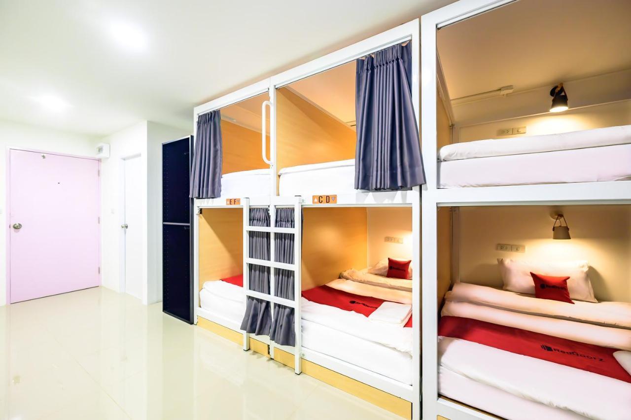 The Living Block Hotel Банкок Екстериор снимка