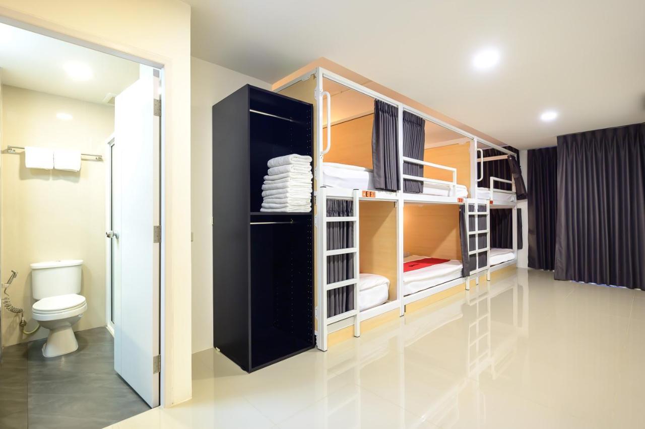 The Living Block Hotel Банкок Екстериор снимка